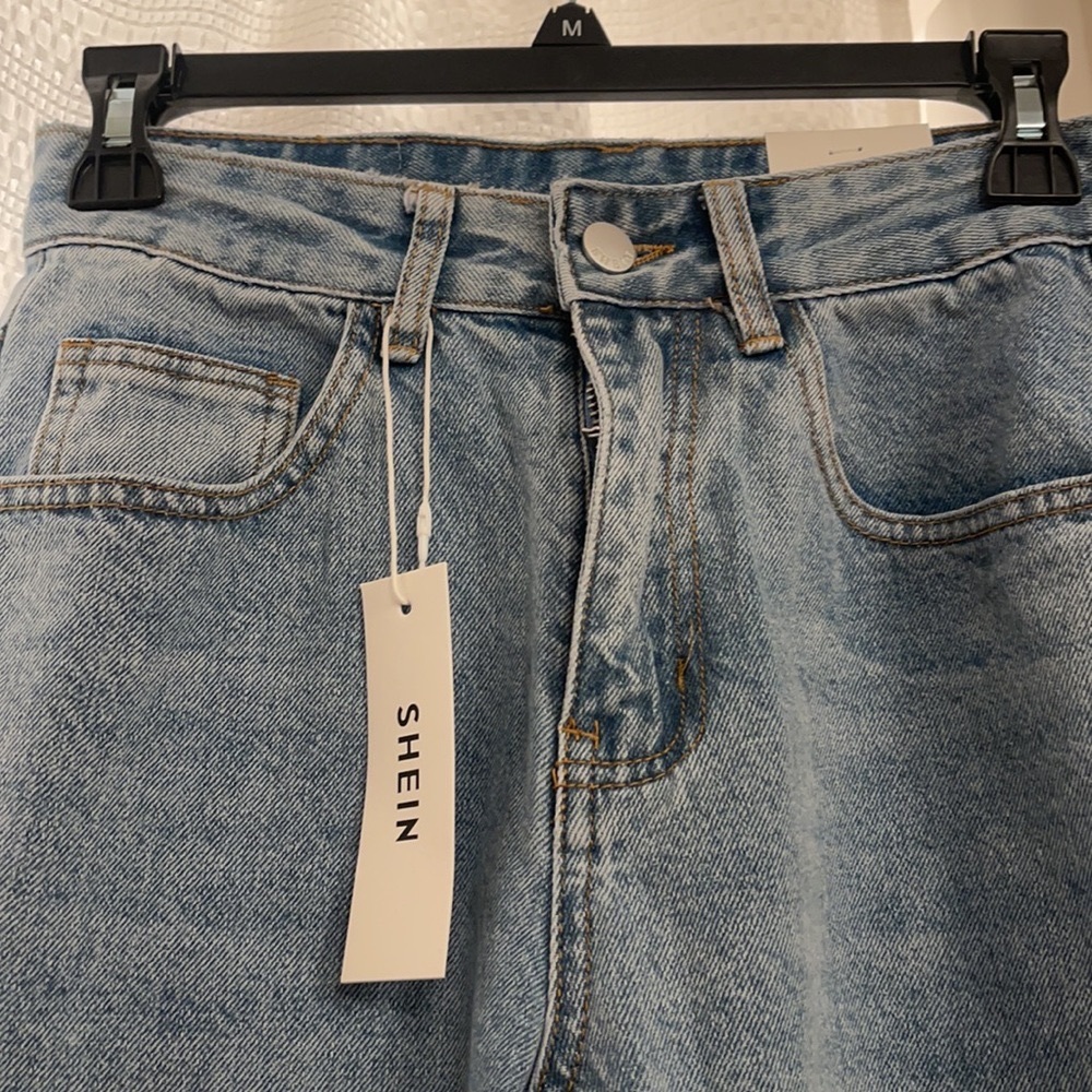 High rise boyfriend jeans size 27
